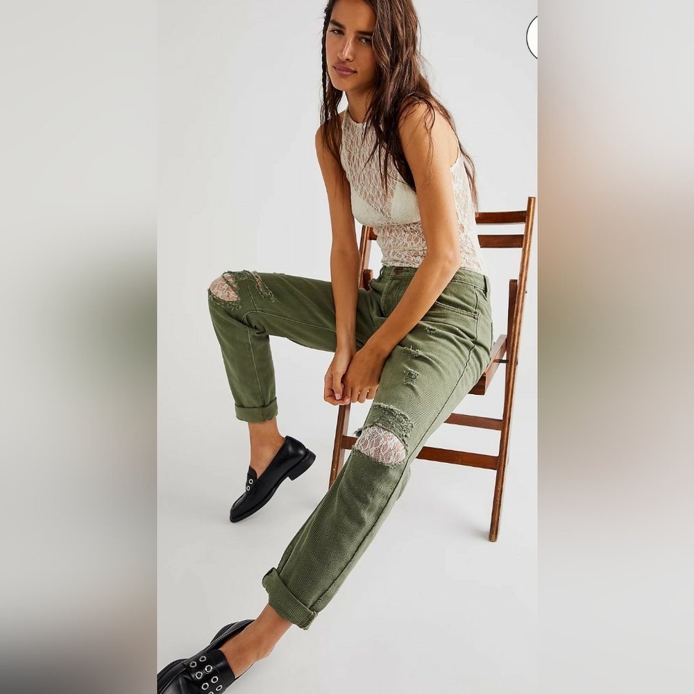 ✨️Host Pick✨️ NWT One Teaspoon Saints Boyfriend Jeans